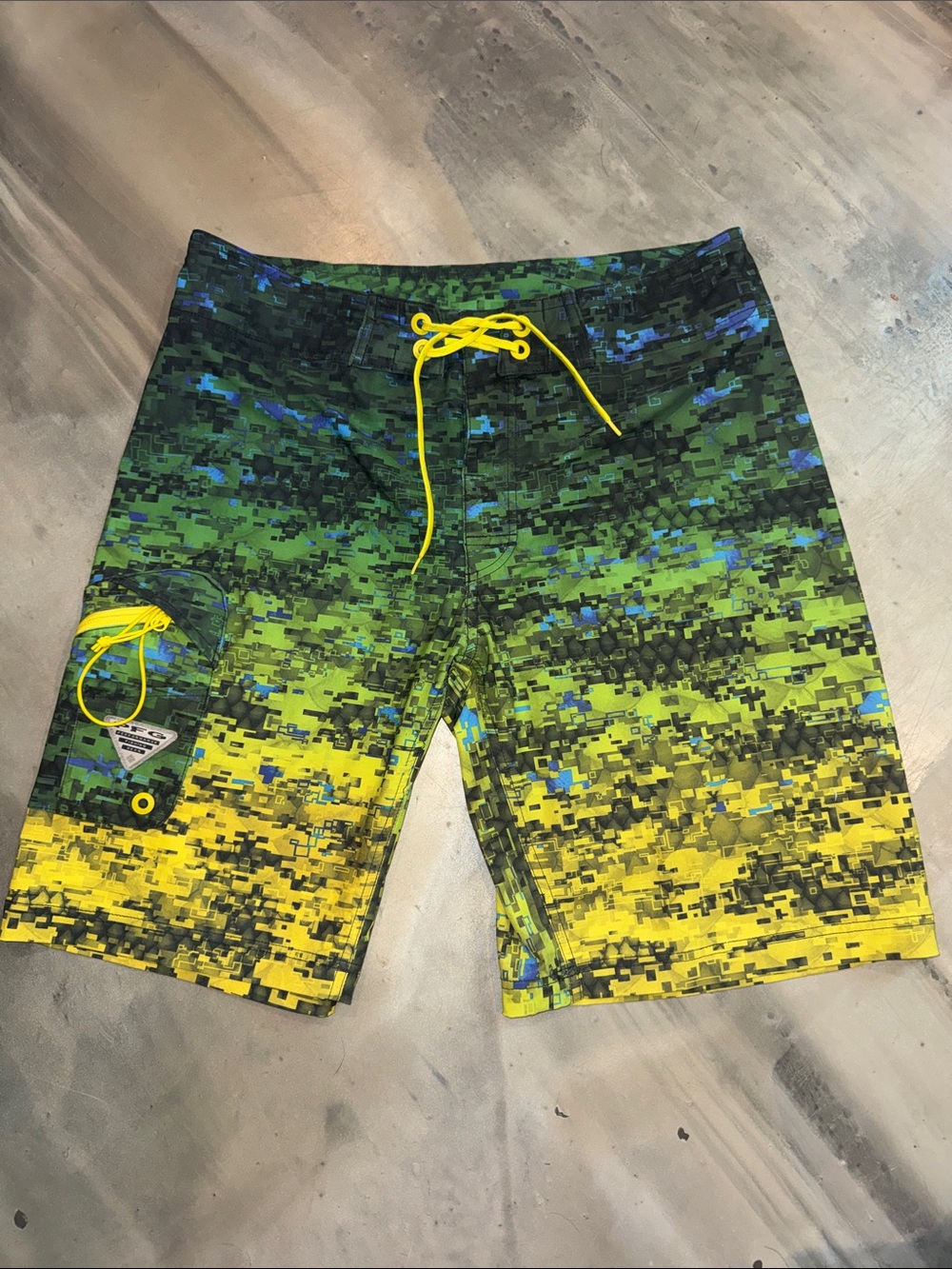 Columbia PFG Board Shorts Mens 34 Green Yellow Digital Camo Swim Fishing Trunks - Picture 1 of 5